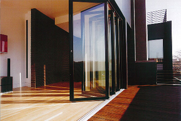 FOLDING DOOR